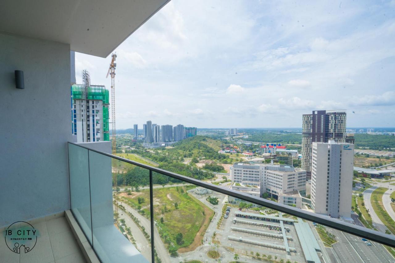Grand Medini Suites By Rr Jbcity ヌサジャヤ エクステリア 写真