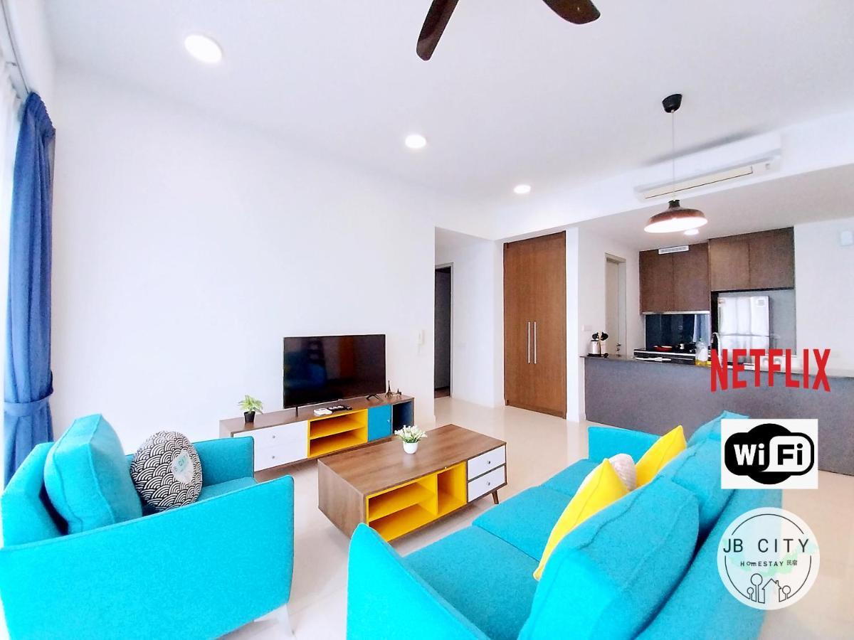 Grand Medini Suites By Rr Jbcity ヌサジャヤ エクステリア 写真