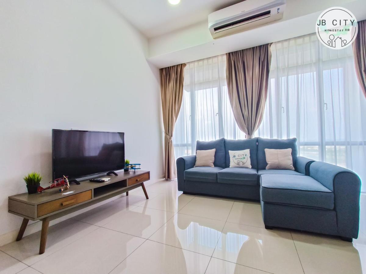Grand Medini Suites By Rr Jbcity ヌサジャヤ エクステリア 写真