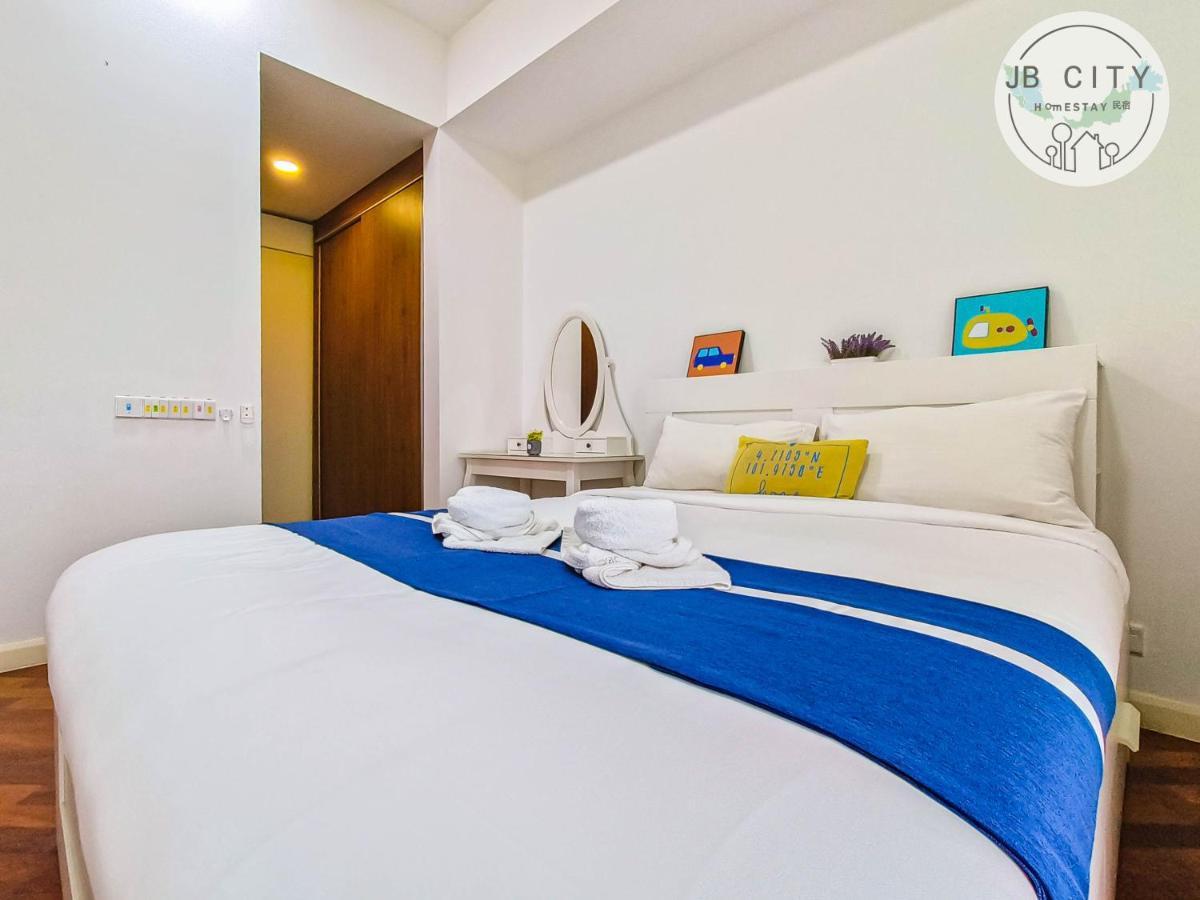 Grand Medini Suites By Rr Jbcity ヌサジャヤ エクステリア 写真