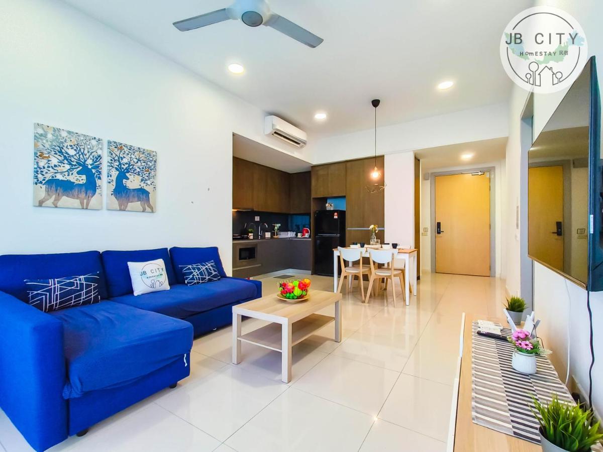 Grand Medini Suites By Rr Jbcity ヌサジャヤ エクステリア 写真