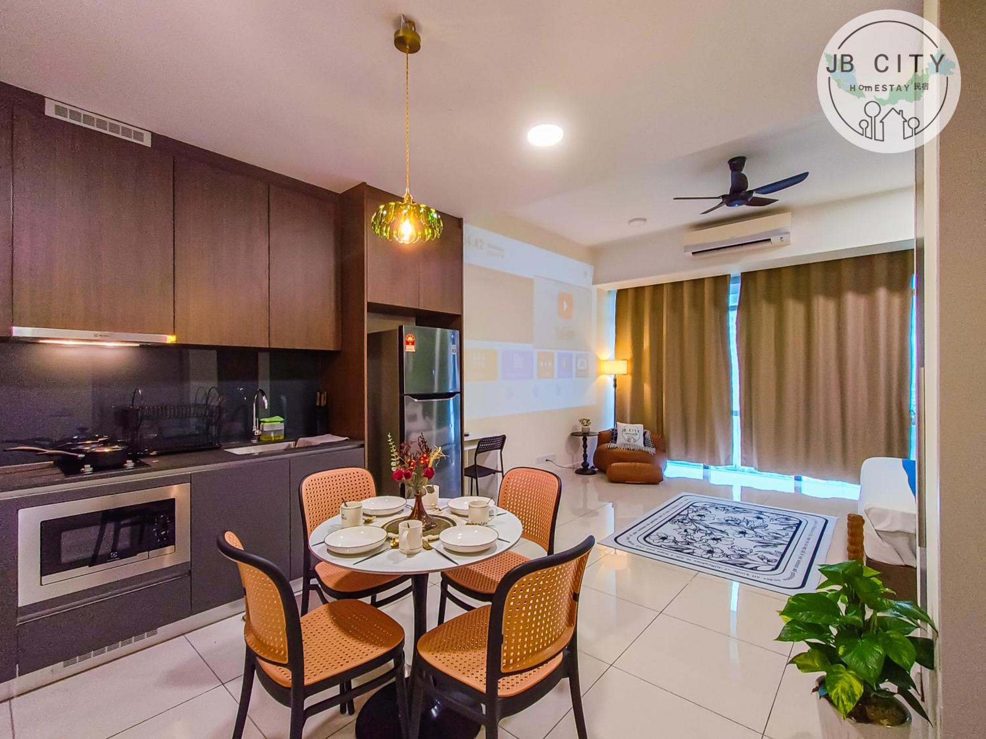 Grand Medini Suites By Rr Jbcity ヌサジャヤ エクステリア 写真