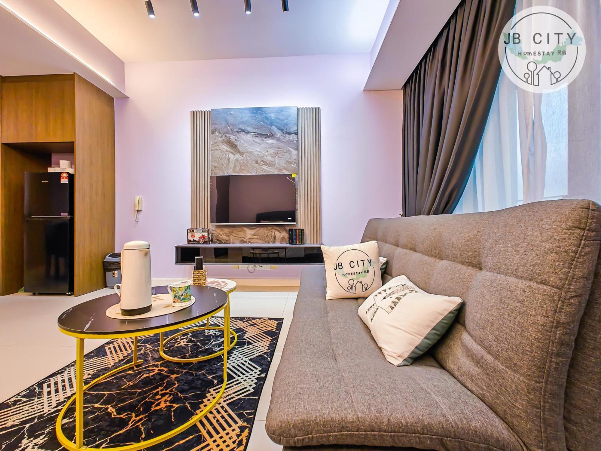 Grand Medini Suites By Rr Jbcity ヌサジャヤ エクステリア 写真