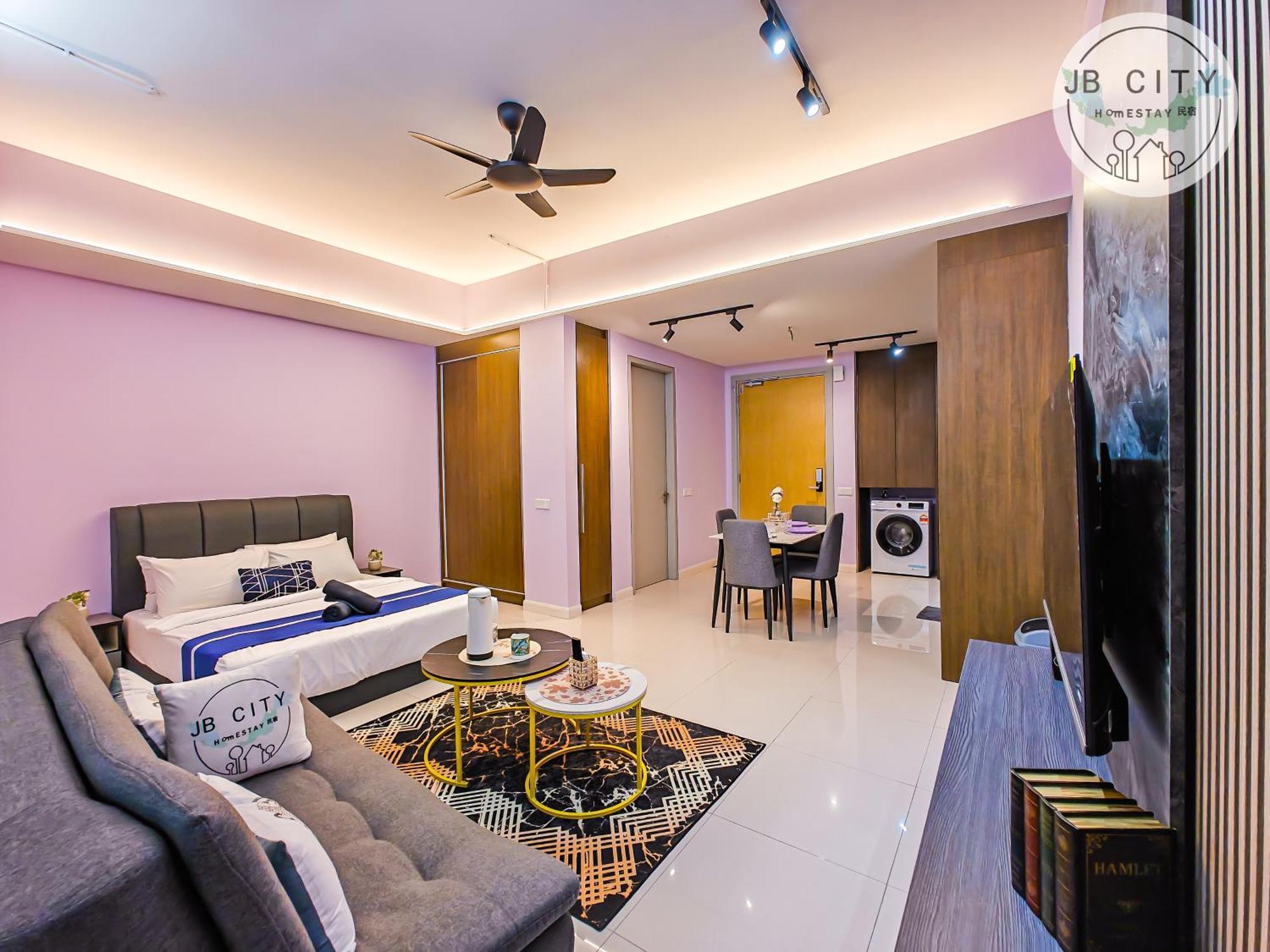 Grand Medini Suites By Rr Jbcity ヌサジャヤ エクステリア 写真