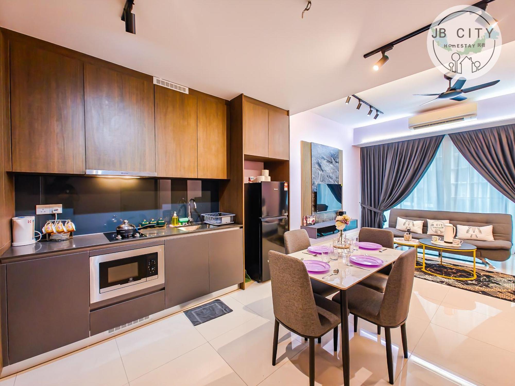 Grand Medini Suites By Rr Jbcity ヌサジャヤ エクステリア 写真