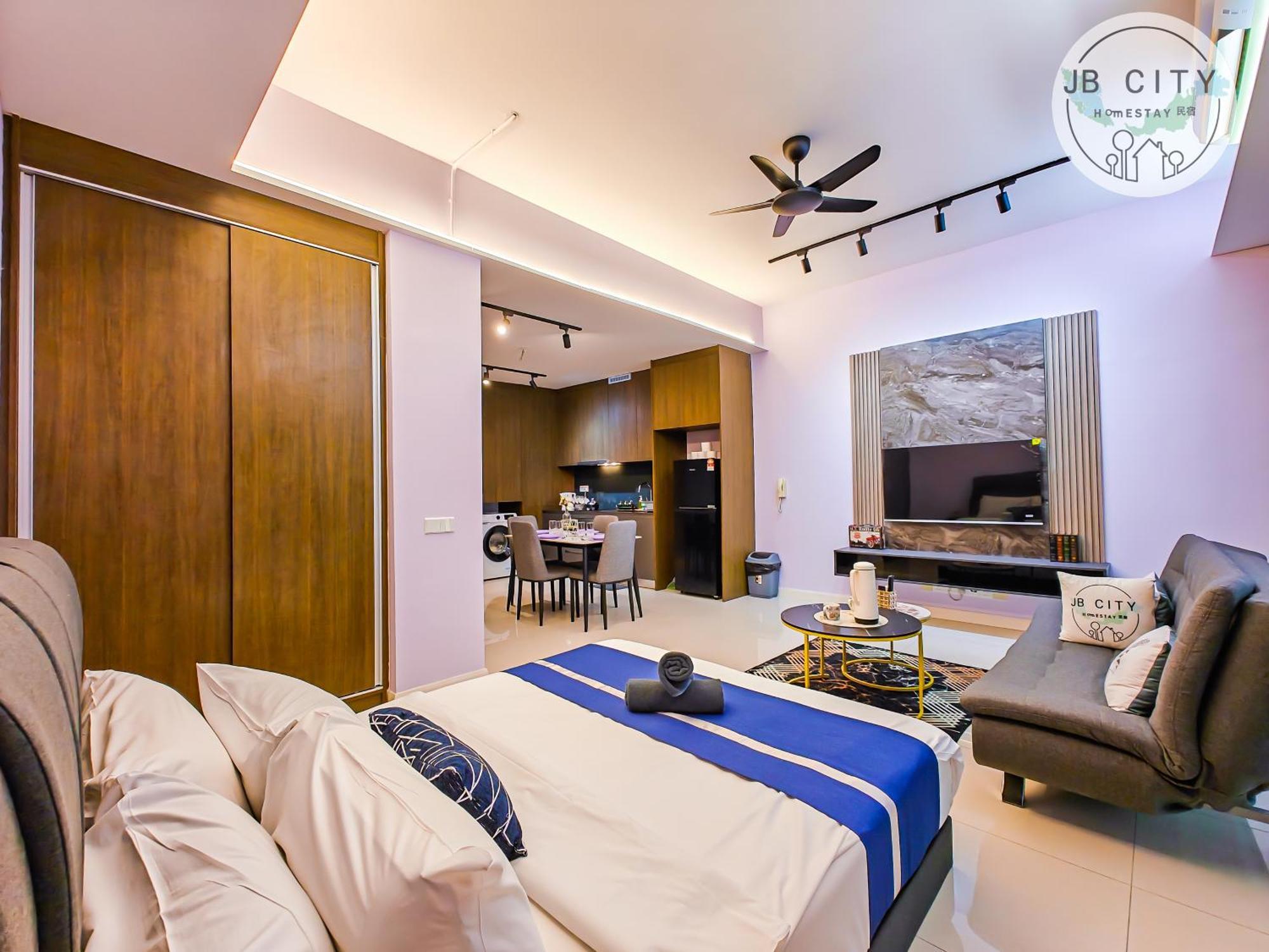 Grand Medini Suites By Rr Jbcity ヌサジャヤ エクステリア 写真